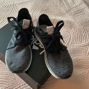 Adidas tennis shoes style Edge Lux size 7